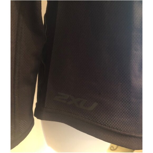 Rare 2xu reflective mesh long sleeve XS but runs S - Picture 7 of 7